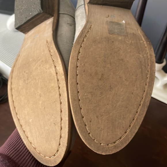 Ivylee Womens Grey Suede Split Front Pull On Low Heel Ankle 6.5 Booties - Picture 7 of 11